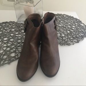 Ankle boots